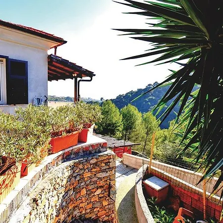 Two-bedroom Holiday In Diano Castello Diano Borello
