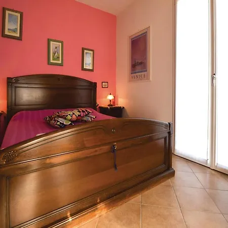 Two-bedroom Holiday In Diano Castello