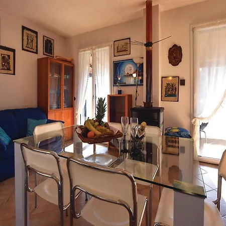 Two-bedroom Holiday In Diano Castello 度假居 *